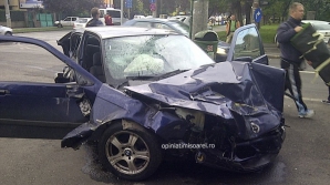 IMPACT VIOLENT intre un BMW si o dubita: doi raniti