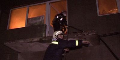 VIDEO Incendiu puternic la o cladire a spitalului din Segarcea: 200 de metri patrati mistuiti de foc
