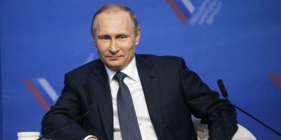 Vladimir Putin ii avertizeaza pe jurnalistii rusi acreditati la Kremlin ca sunt spionati de Statele Unite