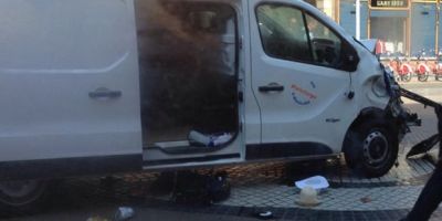 Camioneta alba cautata in Franta in cadrul anchetei privind atentatul de la Barcelona a fost gasita in Spania