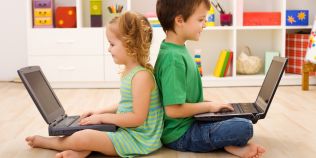Riscul la care sunt supusi copiii care stau mai mult de 90 de minute in fata ecranelor